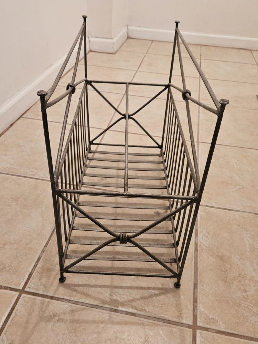 Metal Magazine Rack - Picture 3 of 5
